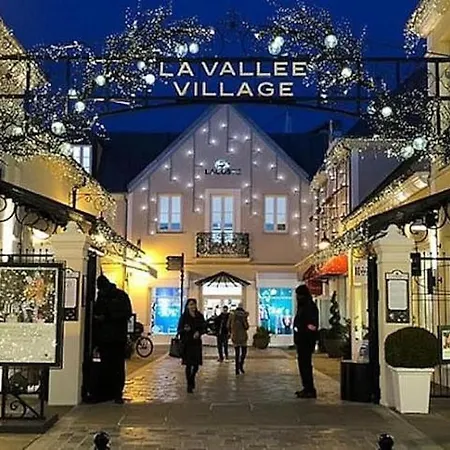 Disney 'Xperience - Parc 10 Min - 3Pers Esbly Exterior photo
